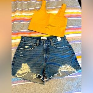 NWT Abercrombie & Fitch Mid Rise Boyfriend jean shorts